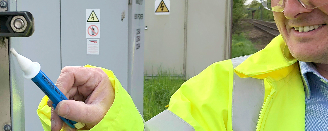 Gas engineer safety test with Volt Stick LV50 detector